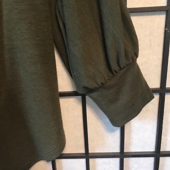 LOFT • Olive Rounded L/S - Picture 4 of 5